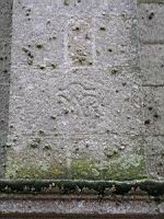 Guisseny, Eglise, Inscription sur les murs (2)